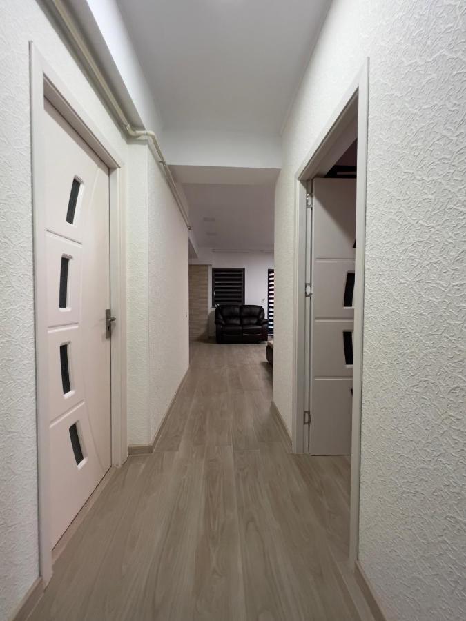 Aniversarium Grand Apartment นาโวดาริ ภายนอก รูปภาพ